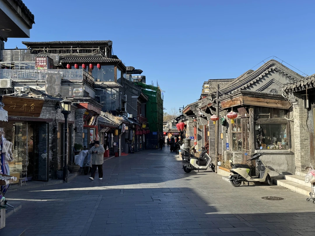 Виктор провел интересную экскурсию и предоставил много полезной информации, что нам, первый раз прибывшим в Китай туристам, было очень полезно!