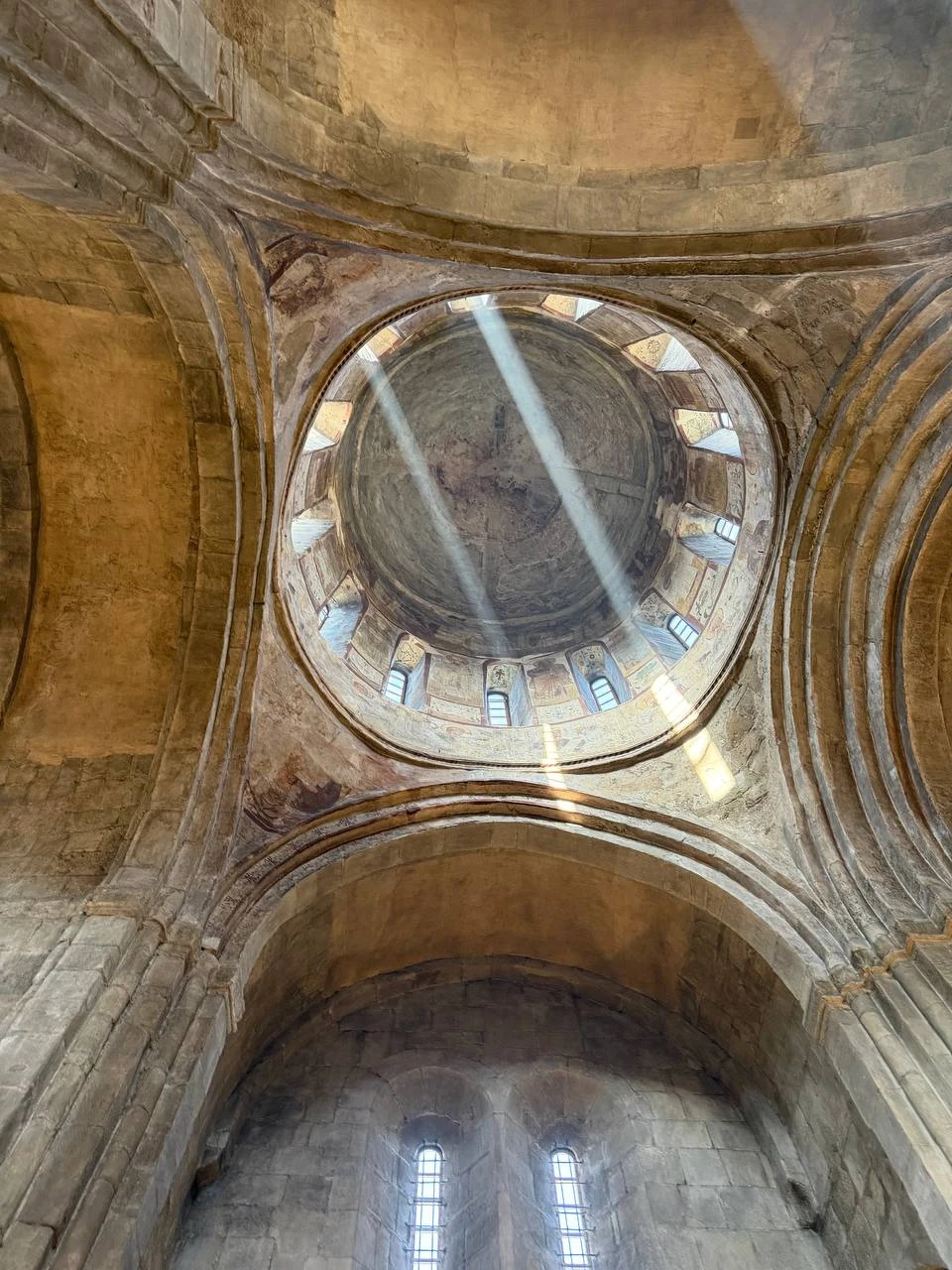 Прекрасная экскурсия и замечательный экскурсовод с широчайшим кругозором. Моей дочери, как правило, сложно угодить, но в