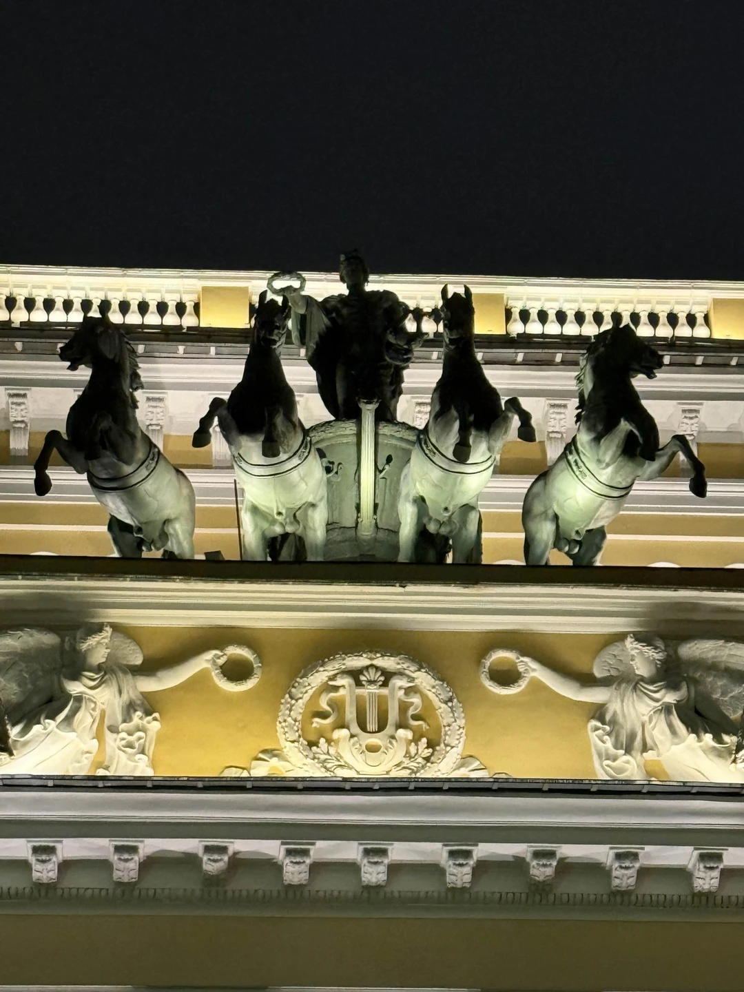 Ну мне так понравилась экскурсия, что прям эмоции зашкаливают!!! Три часа в мини группе на мини