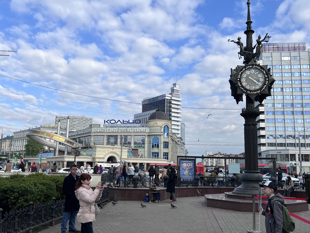 Очень интересная экскурсия. Сразу видно, что Азалия влюблена в свой город и свой народ. Она провела