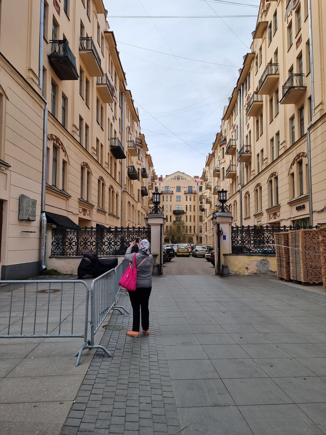 Фото отзыва 10: экскурсия "Комбоэкскурсия по Питеру: подъём на крышу + променад по дворам и парадным"