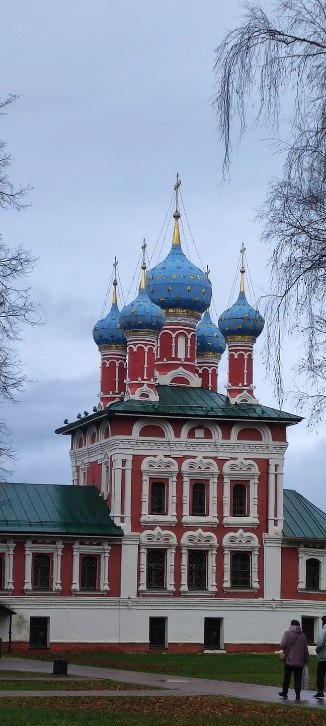 Марина прекрасный компетентный рассказчик, который непременно влюбит вас в Углич! Сковь века и эпохи рассказ затронет