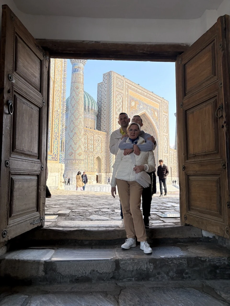 Все состоялось как и планировали. После брони организатор сразу вышел на связь. Организатор заранее купил нам