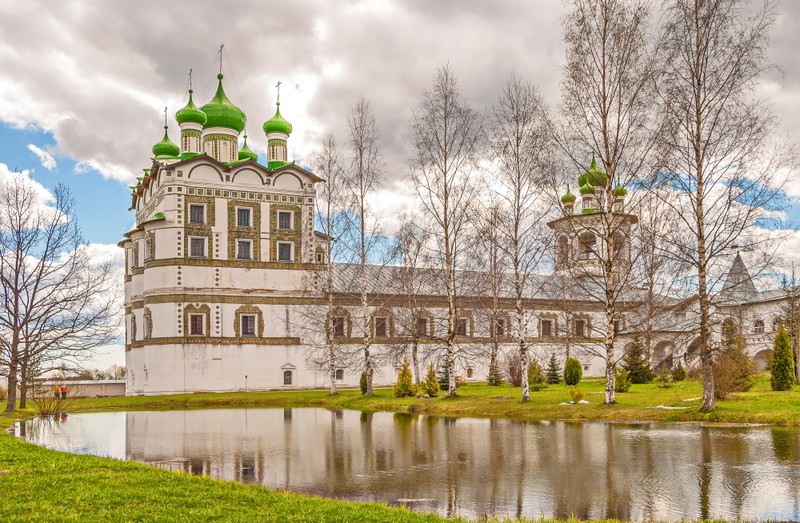 Три монастыря Великого Новгорода (на вашем автомобиле)
