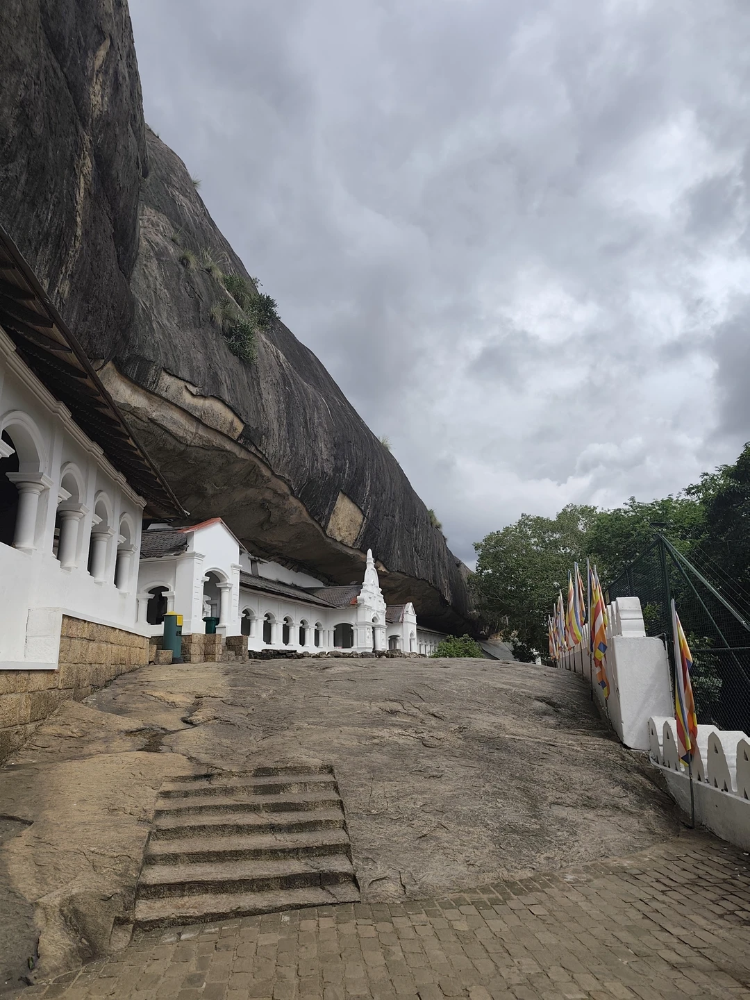 Были на экскурсии 22.11.2025. Наш гид Рифай проявил себя на высшем уровне: отличная организация, пунктуальность и