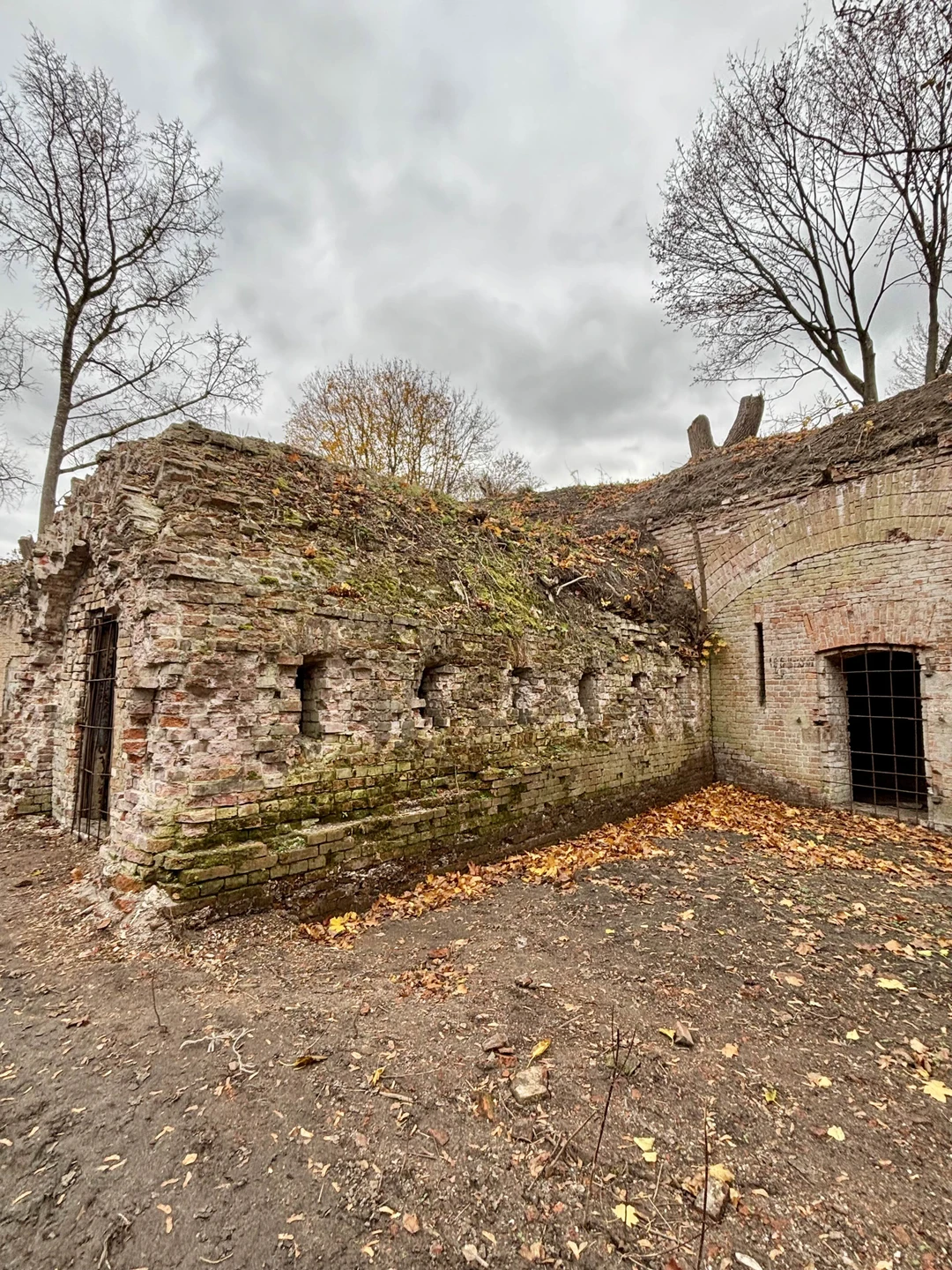 Экскурсия по нетуристической Брестской крепости (Яна)