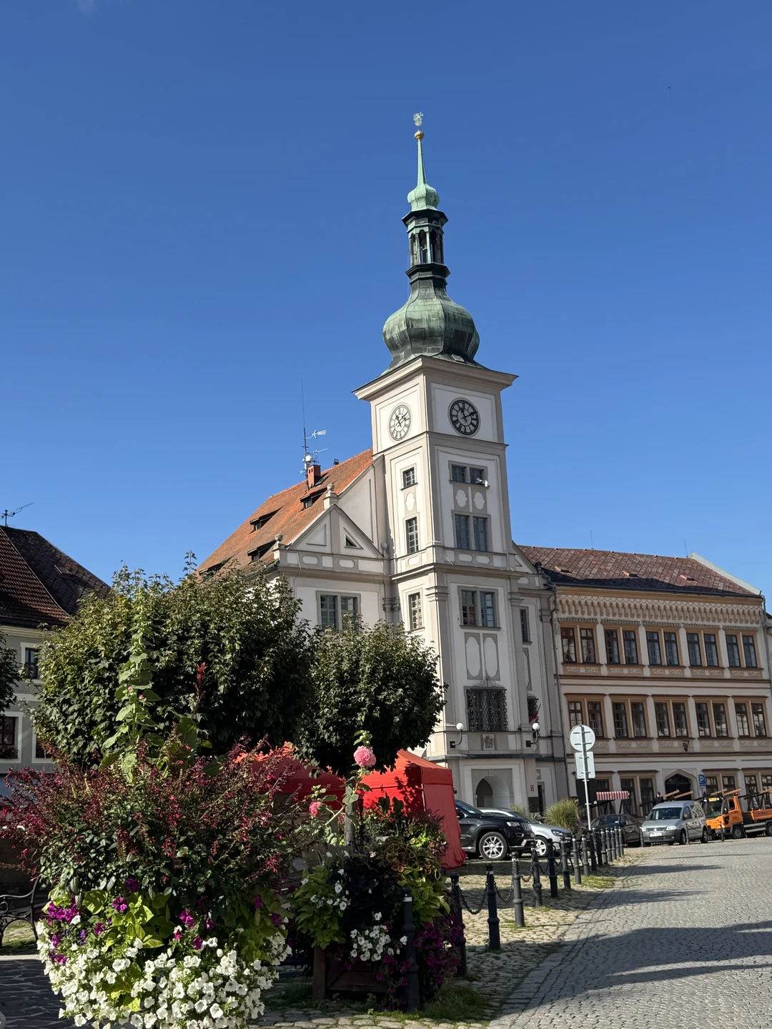 Недавно побывали на экскурсии из Праги в Карловы Вары и замок Локет — это было просто