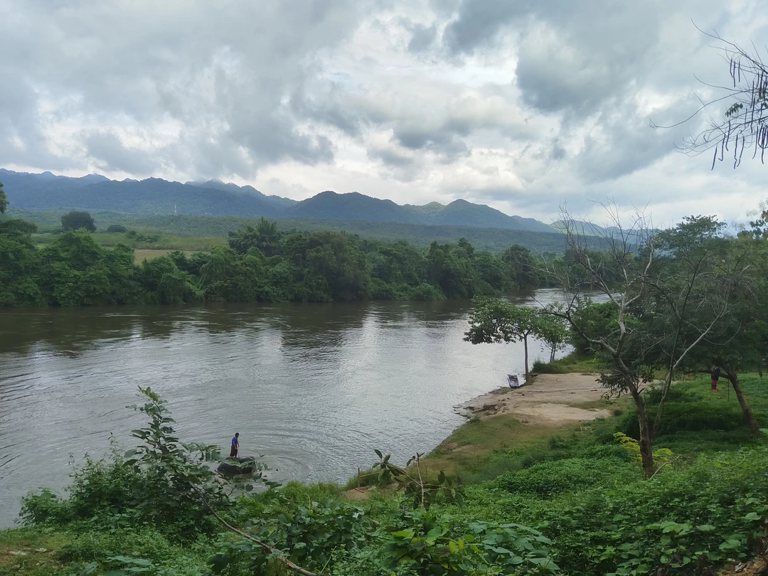Необыкновенной красоты природа: многоуровневые горные водопады, реки, джунгли. Спасибо Леониду за организацию! Он был постоянно на