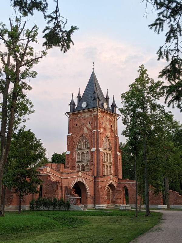 Велосипедная экскурсия по Александровскому парку в Петербурге