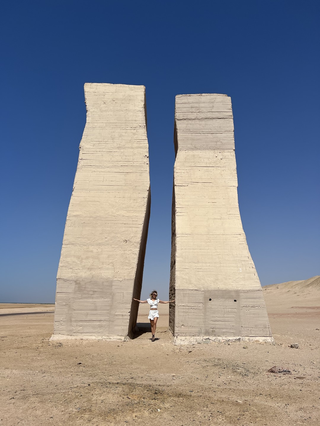 Отличная экскурсия, единственный совет выезжать пораньше, учитывая солнцепек, посмотрели горы, были разные локации для фото, и