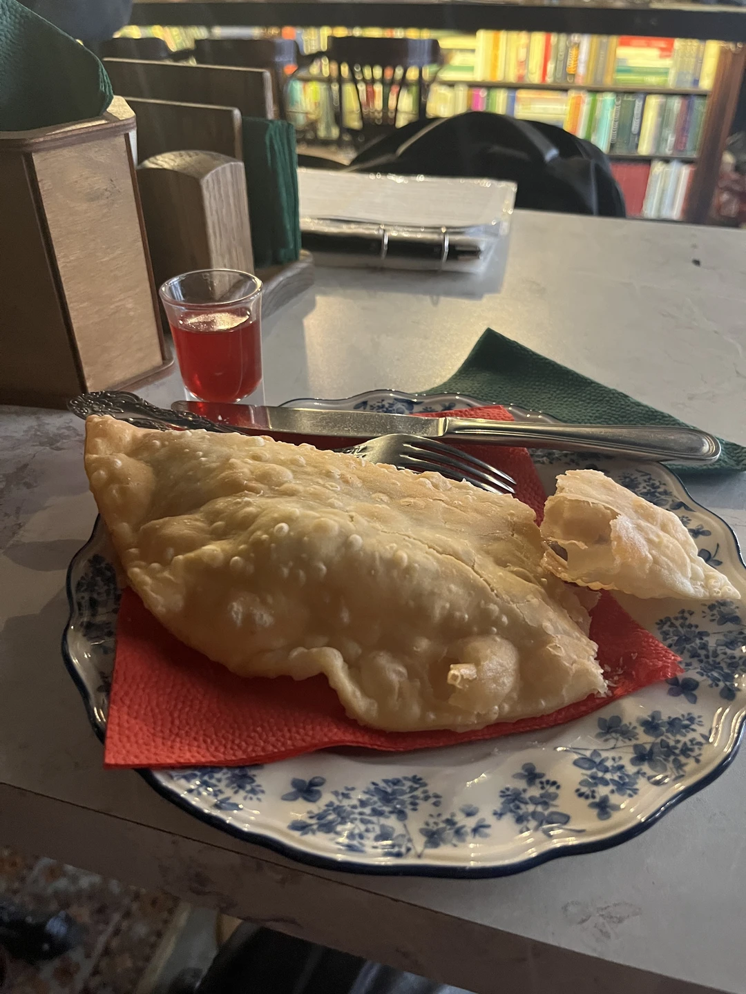 Мы брали экскурсию гастрономическую по истокам русской кухни. Очень понравилось. Было очень интересно, рассказ гида адаптирован