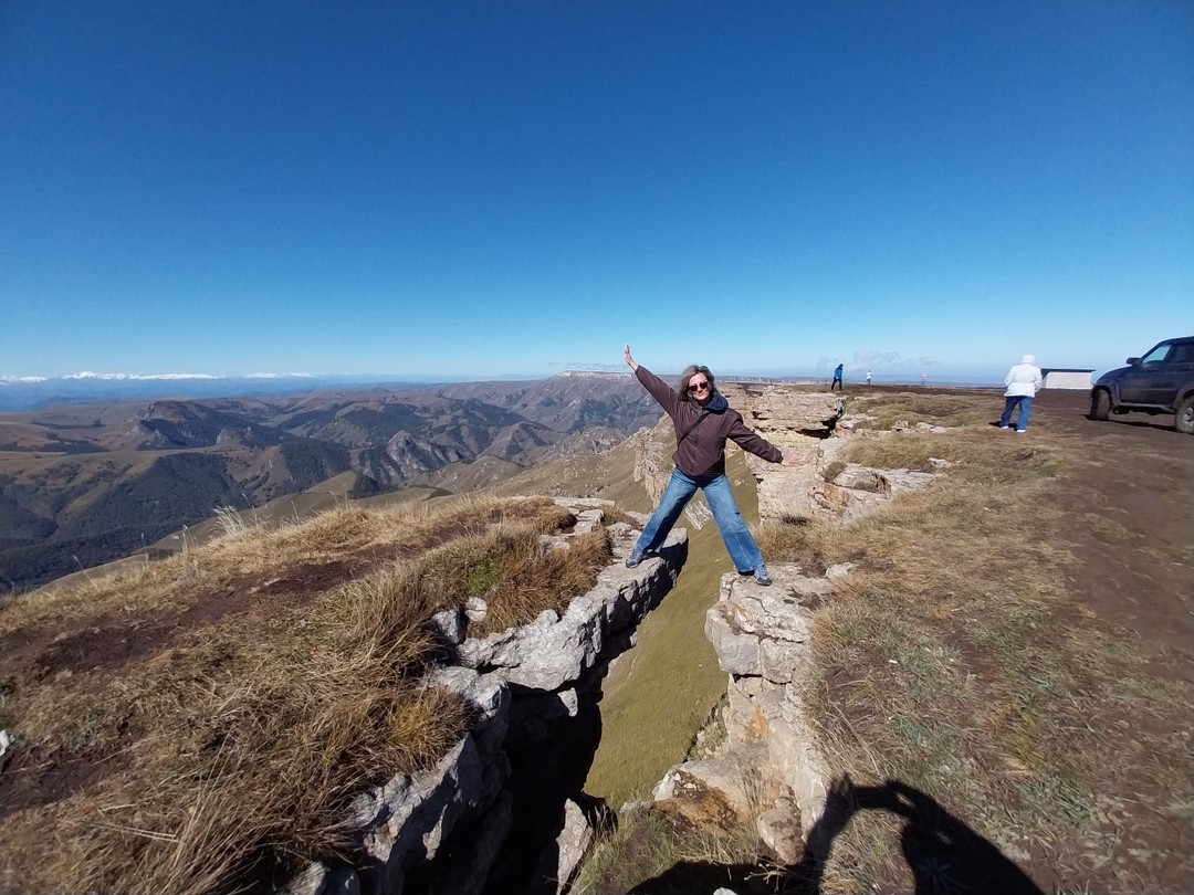 Спасибо огромное за невероятно крутую поездку. Алексей очень внимательный и интересный гид. Прошло всё очень интересно
