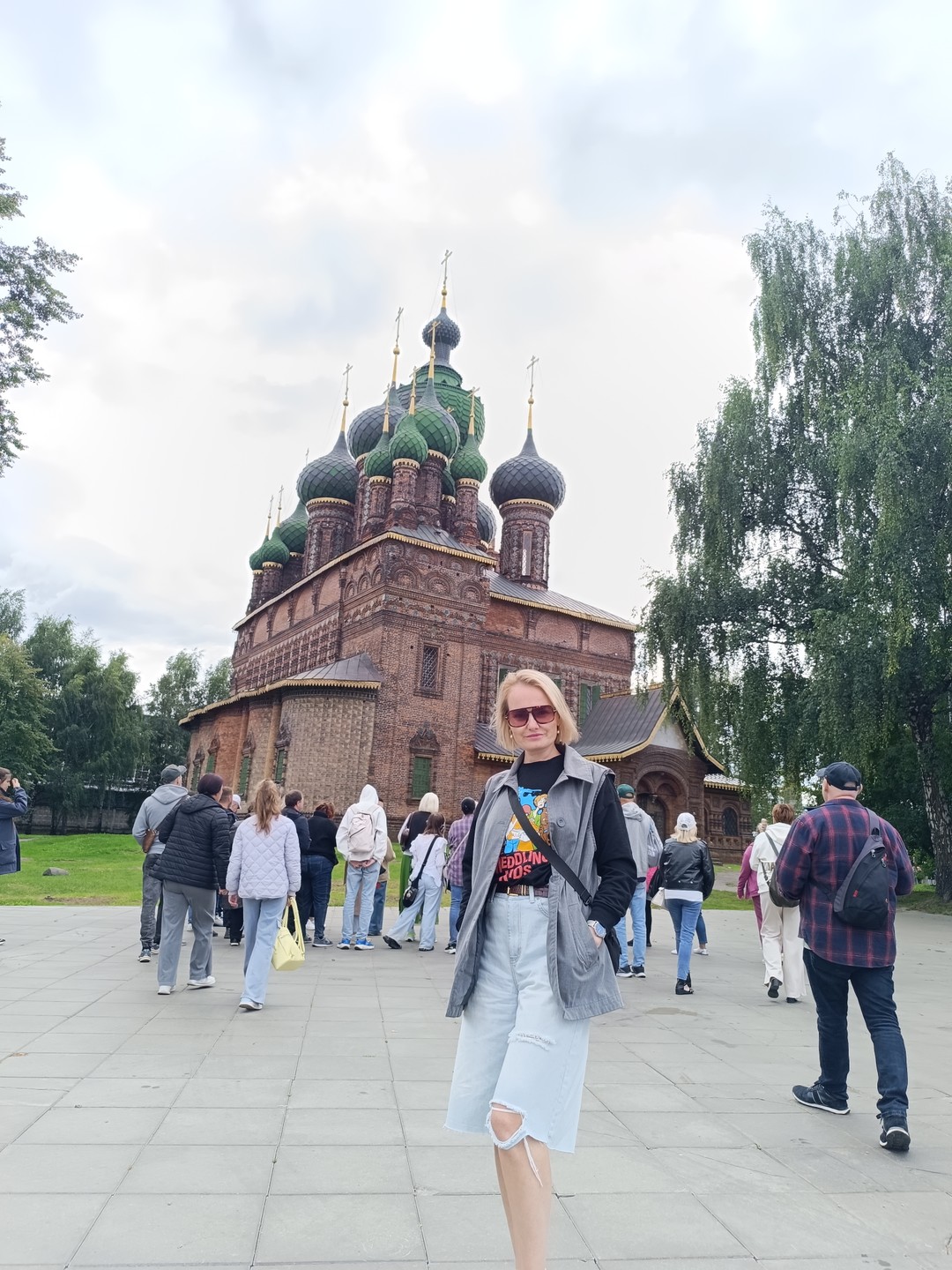 Знакомство с Ярославлем на авто-пешеходной экскурсии в группе (Денис)