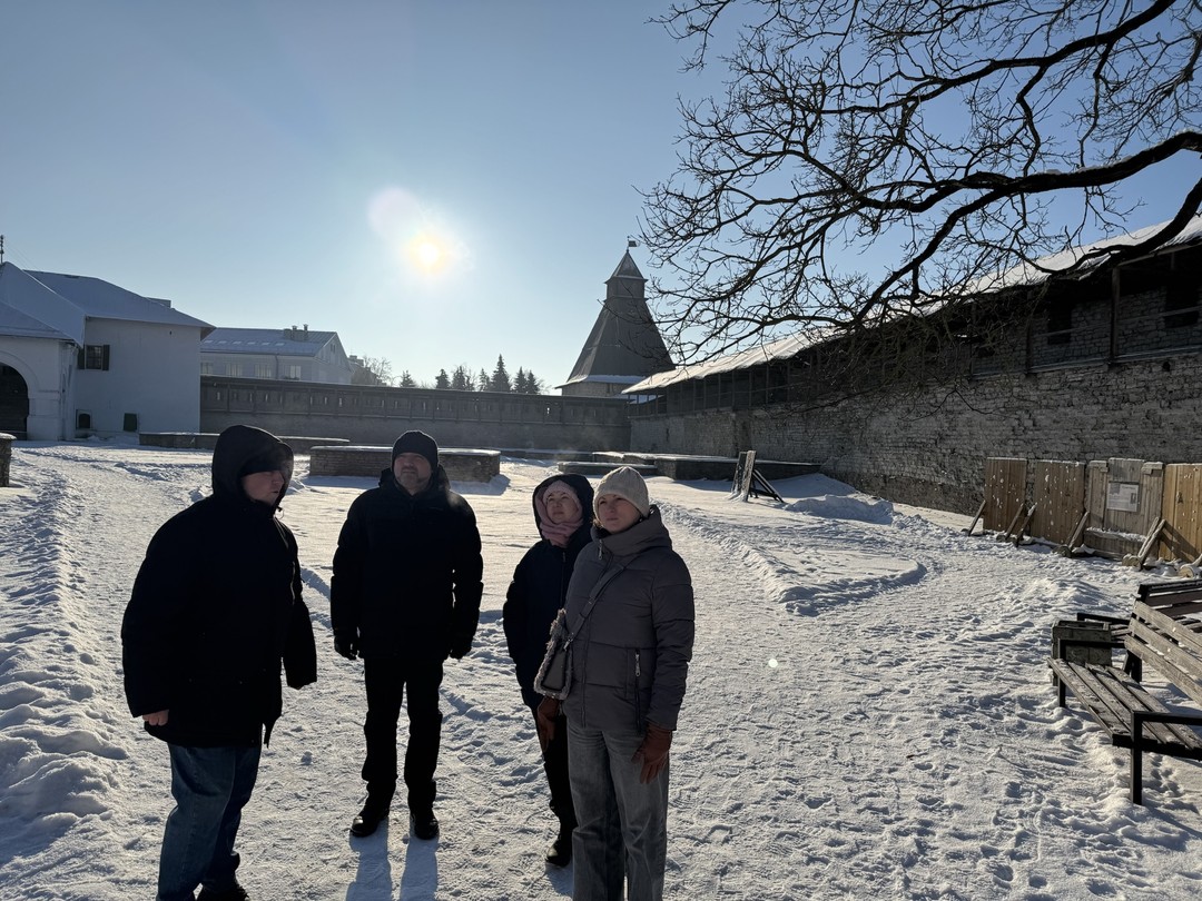 Никита поразил глубокими знаниями истории Пскова. Профессиональный историк и прекрасный оратор. 4 часа на морозе -16