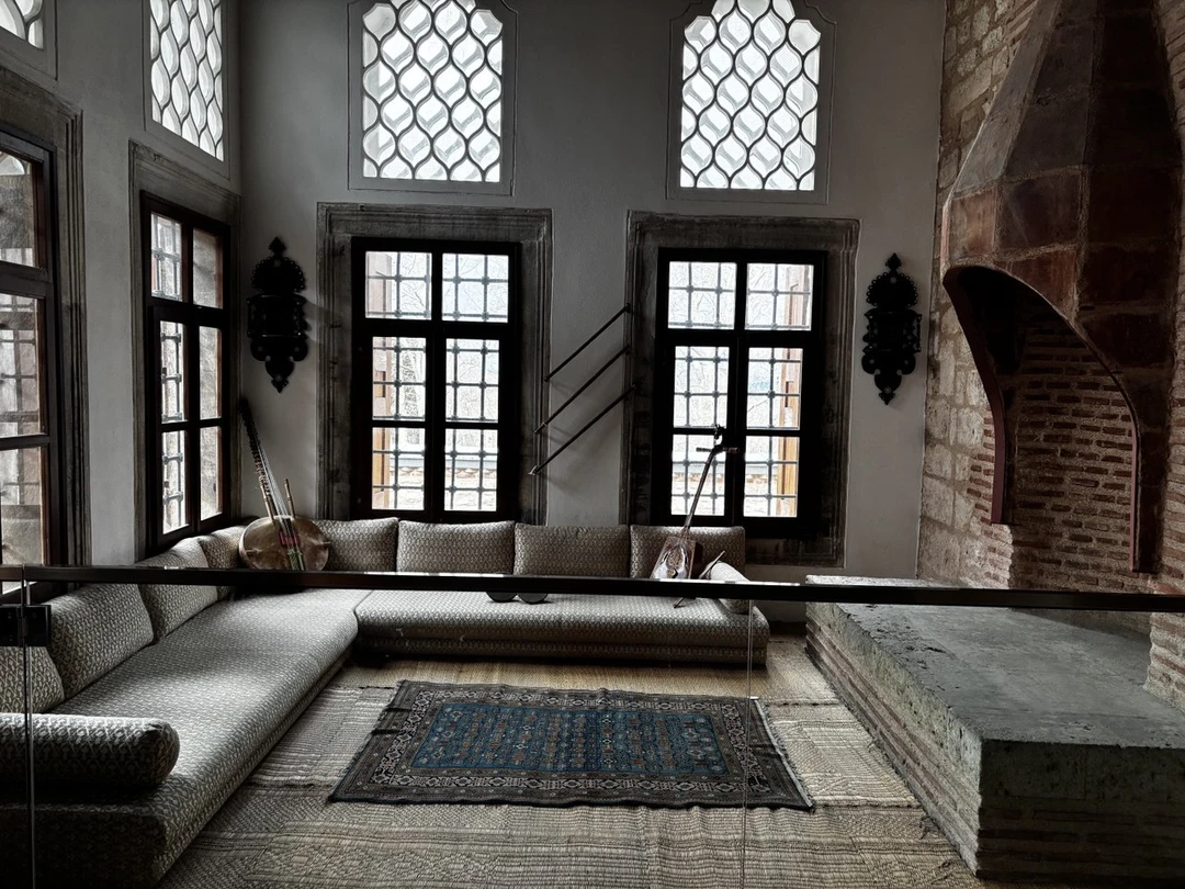 Были в Стамбуле с мужем впервые. К сожалению был один день. Но мы выбрали экскурсию дворец