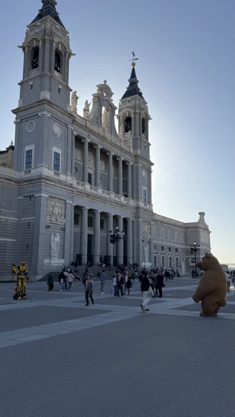 Мы прекрасно провели время, очень интересно и в непринужденном формате. Экскурсия замечательная, захотелось обязательно еще раз