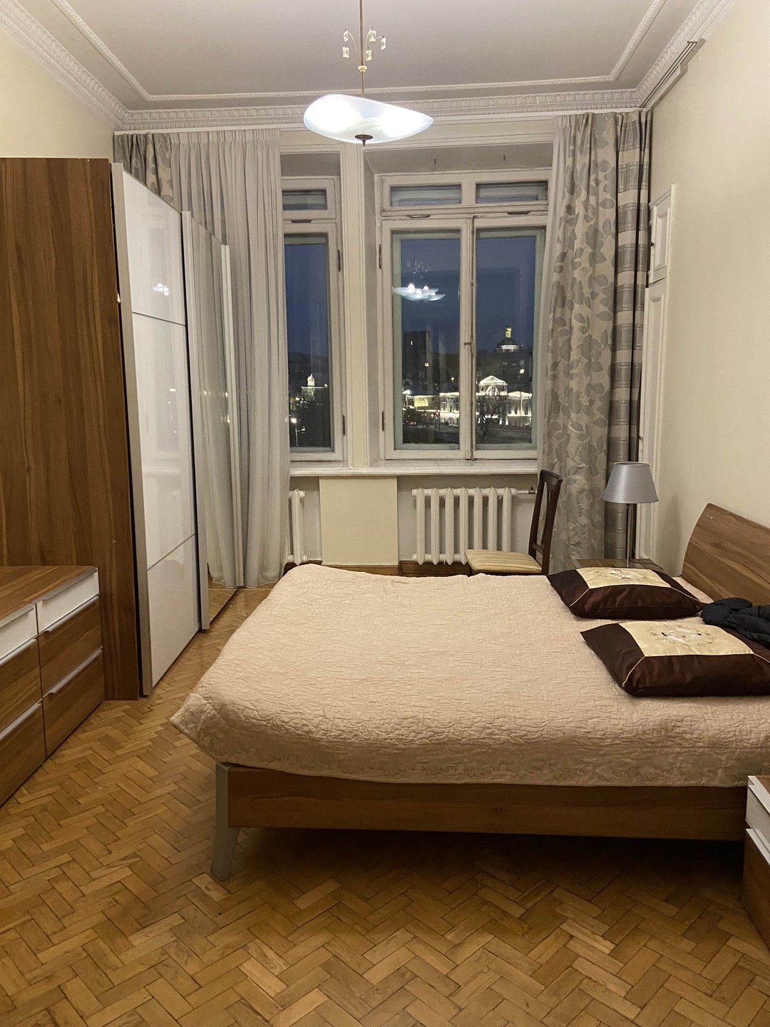 Лекция экскурсовода -хорошо, квартира на фото