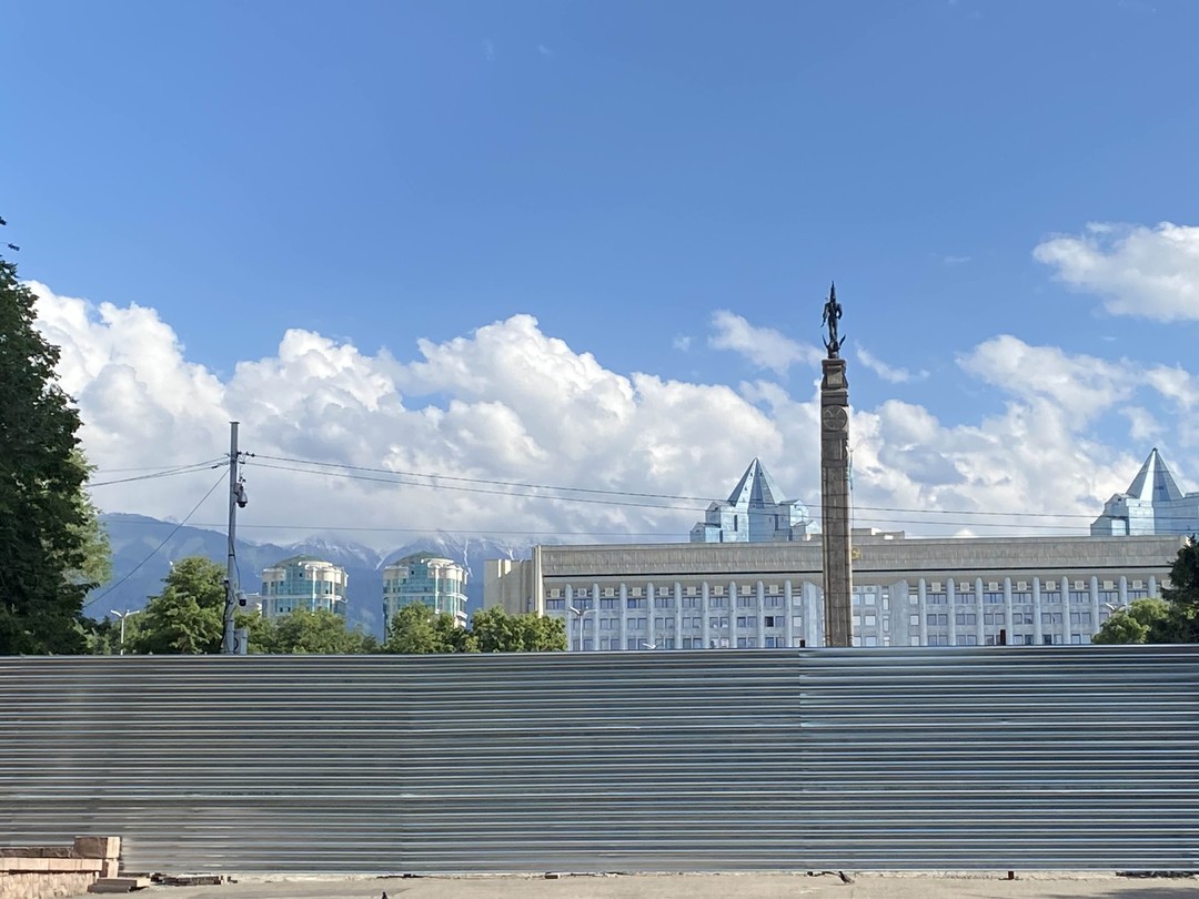 В Казахстане были первый раз. Компания из 4 человек. Алексей на отклик отреагировал сразу. За час