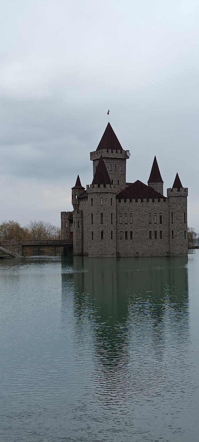 Добрый день! Мы,с друзьями, очень довольны данной индивидуальной экскурсией. Ездили мини группой 4 человека на комфортабельном