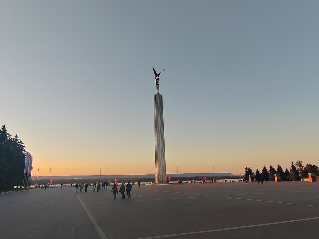 Огромная благодарность Алле, за очень познавательную экскурсию, увидел много интересных зданий середины ХХ века, и потрясающие