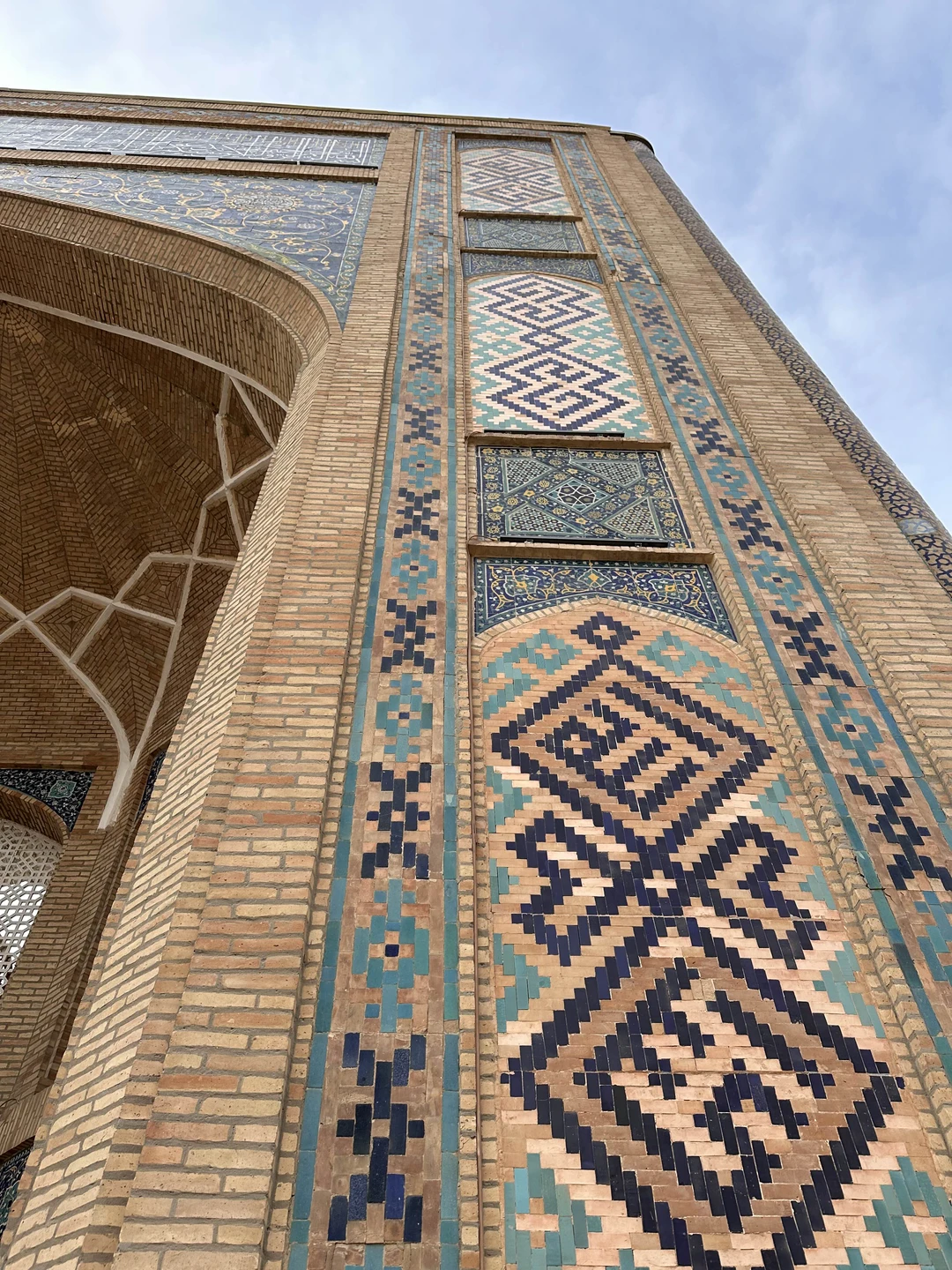 От майолики до сюзане: прикладные искусства Узбекистана (Максим)