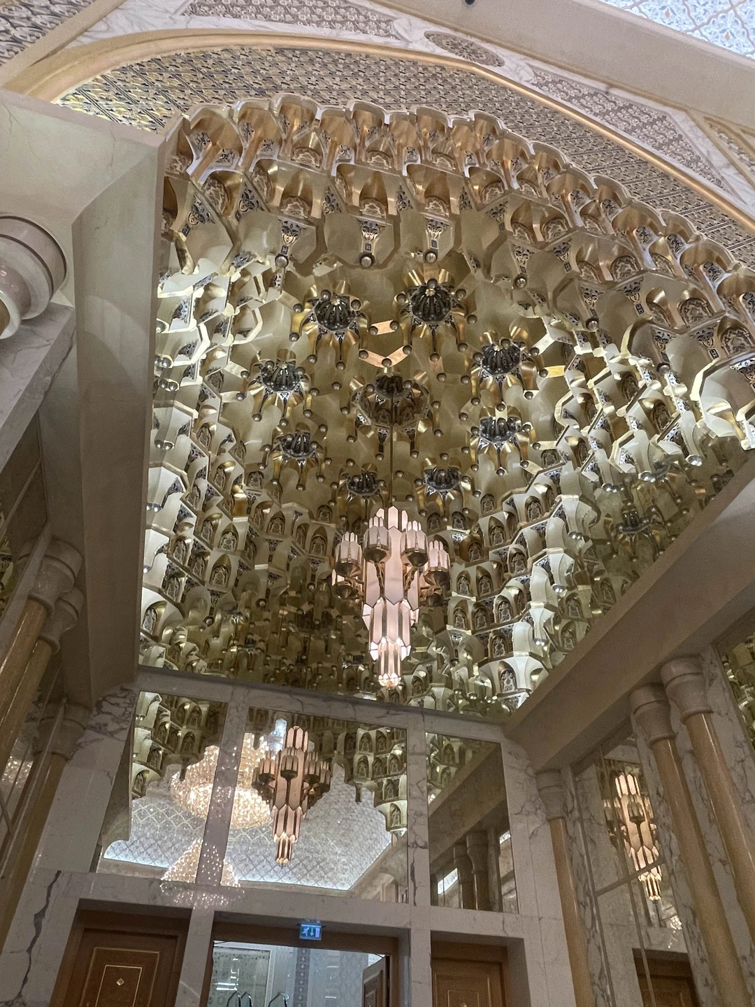 Купили билет с открытой датой, что удобно было для нас, так точно не знали о своих планах