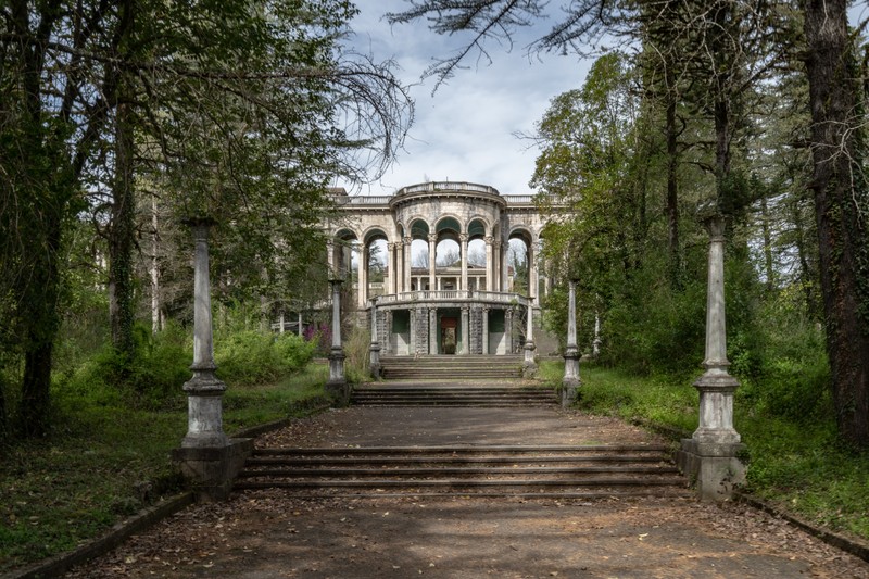 Пещеры Прометея и курорт Цхалтубо