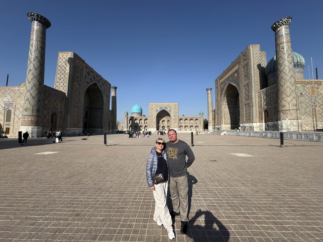 Были на экскурсии по Самарканду. Экскурсовод - Акобир. Самарканд очень впечатлил и своей историей, и древними