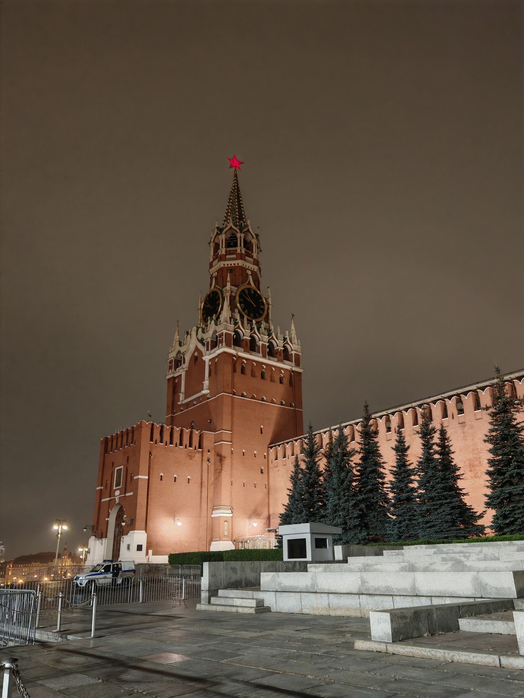 Прекрасная таинственная прогулка с чудесной Александром Ирбе, эмоциональная, неординарная, не скучная, наполненная, под впечатлением и от