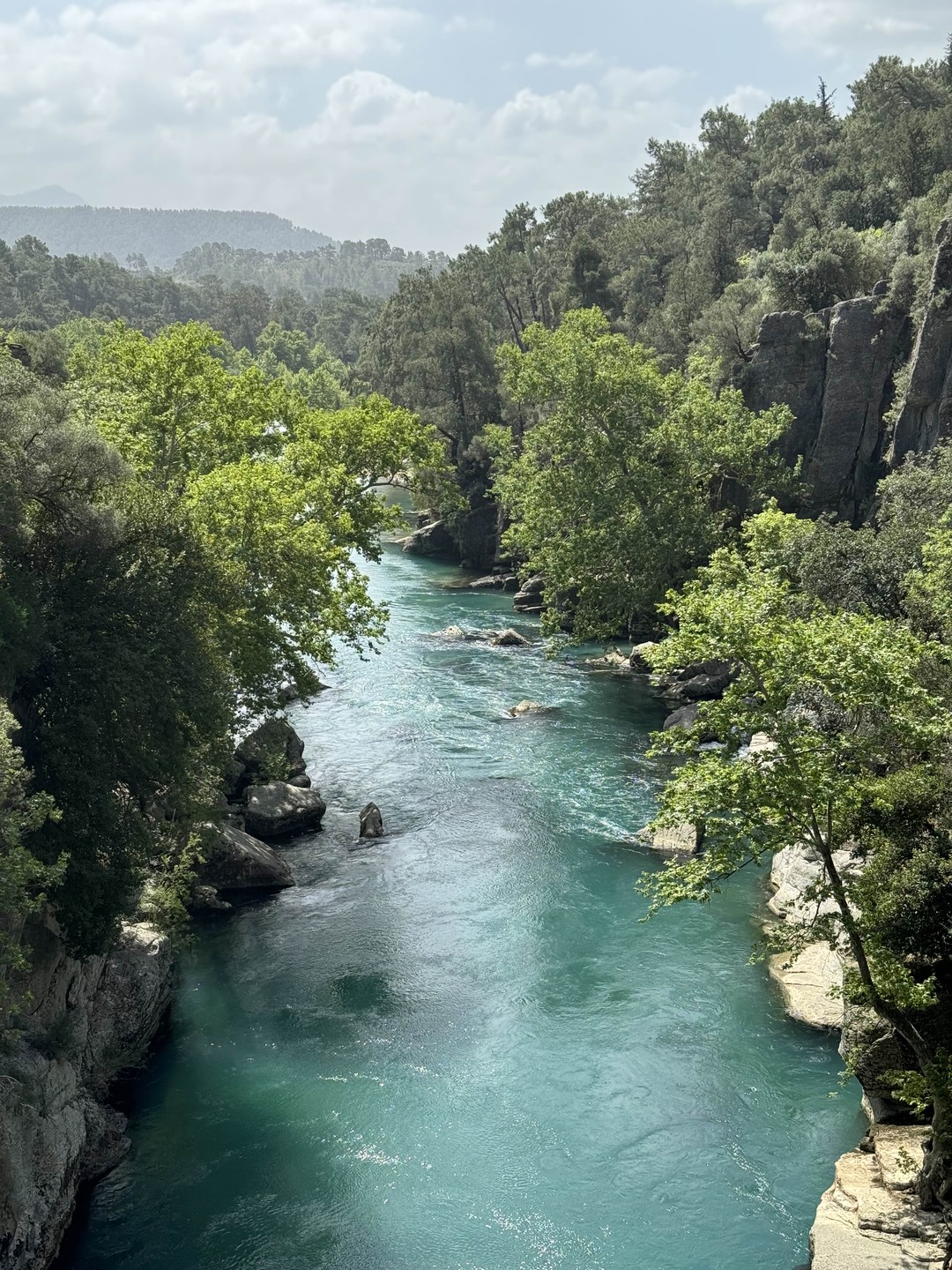 Второй раз ездила на данную экскурсию, второй раз получила кайф. Гида обещано не было, но с