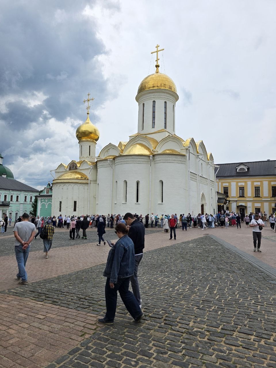 Мы остались очень довольны экскурсией с Сергеем. Рассказчик интересный, а самое главное искренне верующий человек. Сергей
