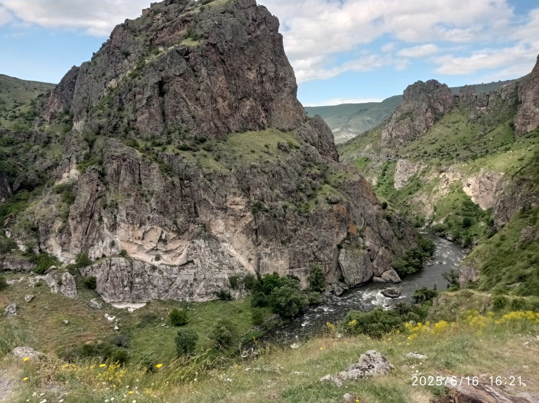 Просто роскошная экскурсия, великолепный рассказчик-гид Давид, очень аккуратный водитель, комфортный микроавтобус с вай-фай,однозначно всем рекомендую