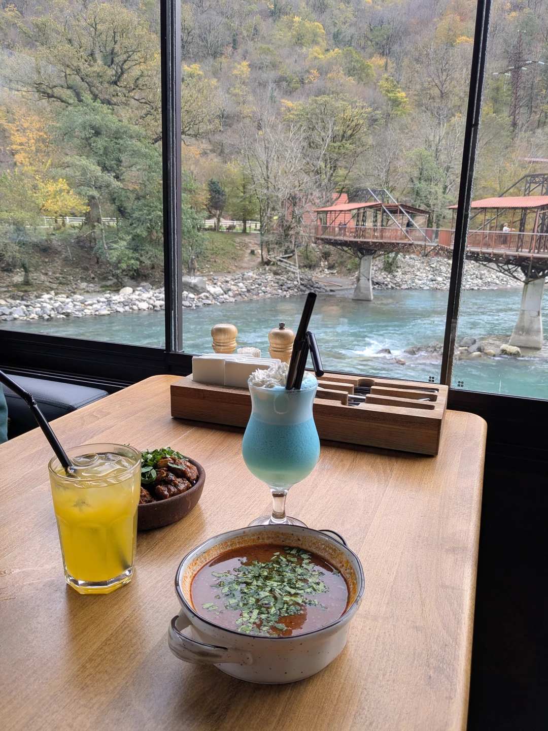 Спасибо за яркую экскурсию по красивым местам! Много интересной информации, шикарный автомобиль, классные кадры. Адгур не