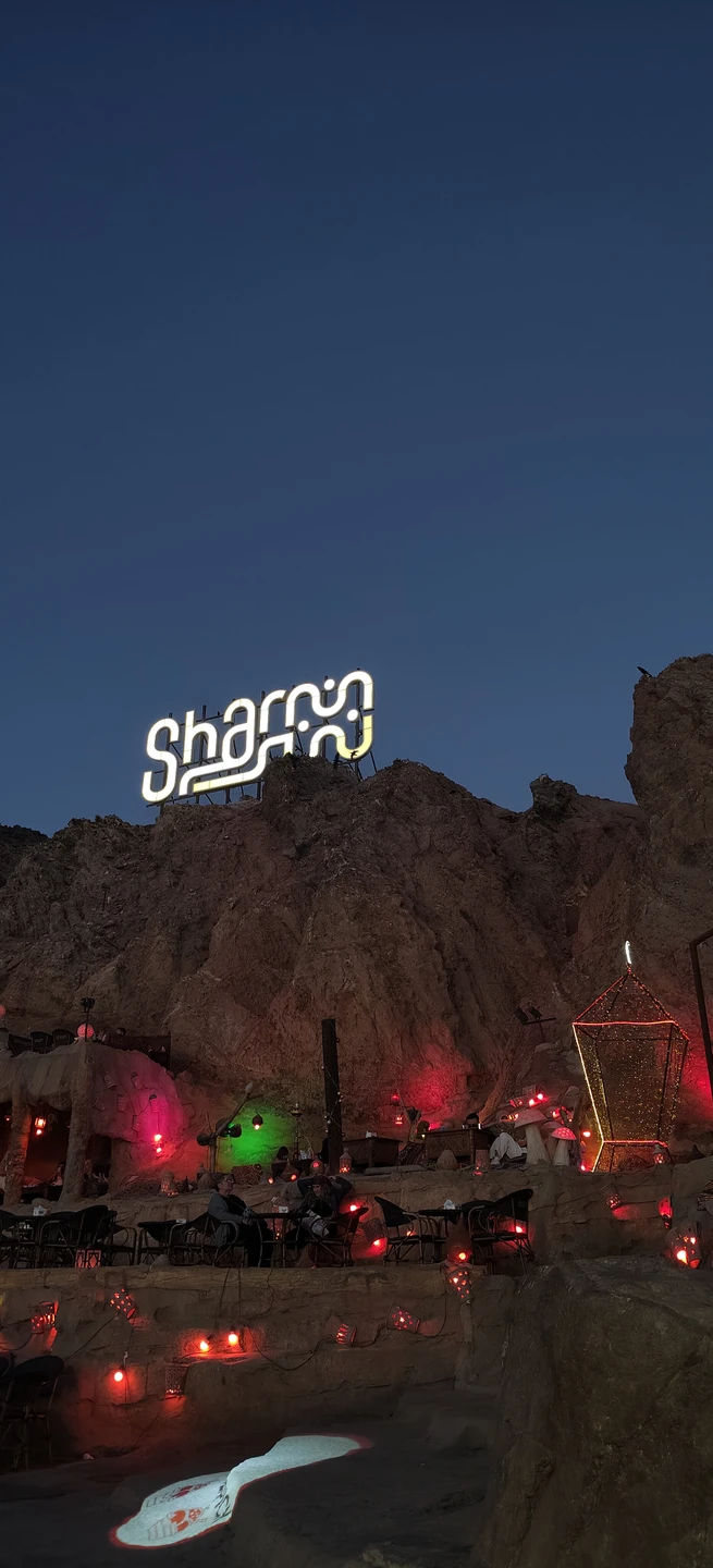 Всё понравилось, экскурсия содержательная, много интересных фактов и историй, гид с юмором. Конечно маловато времени, чтобы