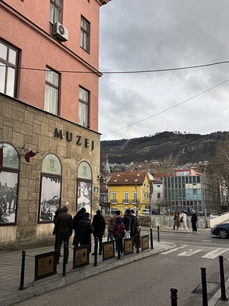 Без прогулки с Наданом наше впечатление о городе было бы неполным! Сараево — самобытный, настоящий и