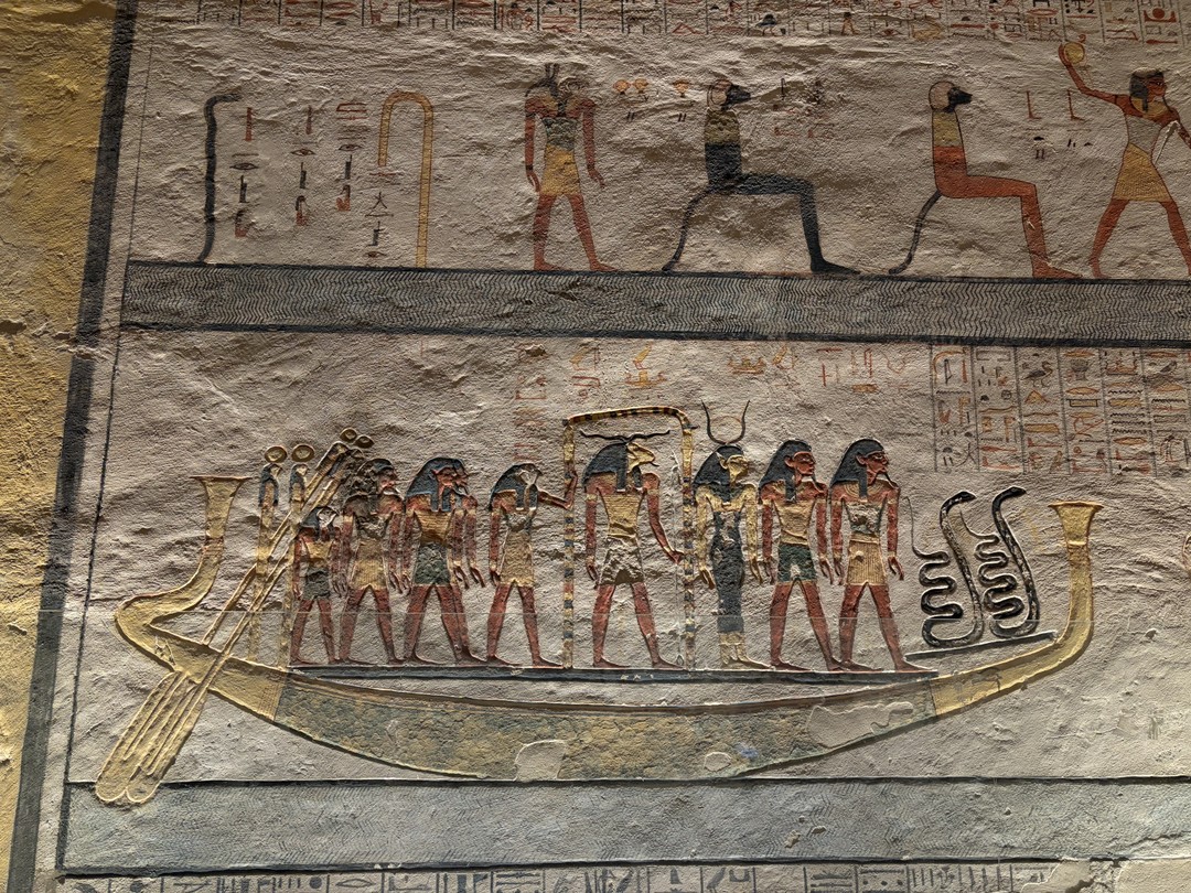 Отличная экскурсия! Нас сопровождал гид Эмад. Рассказывал про основные достопримечательности, а также про культурные особенности Египта