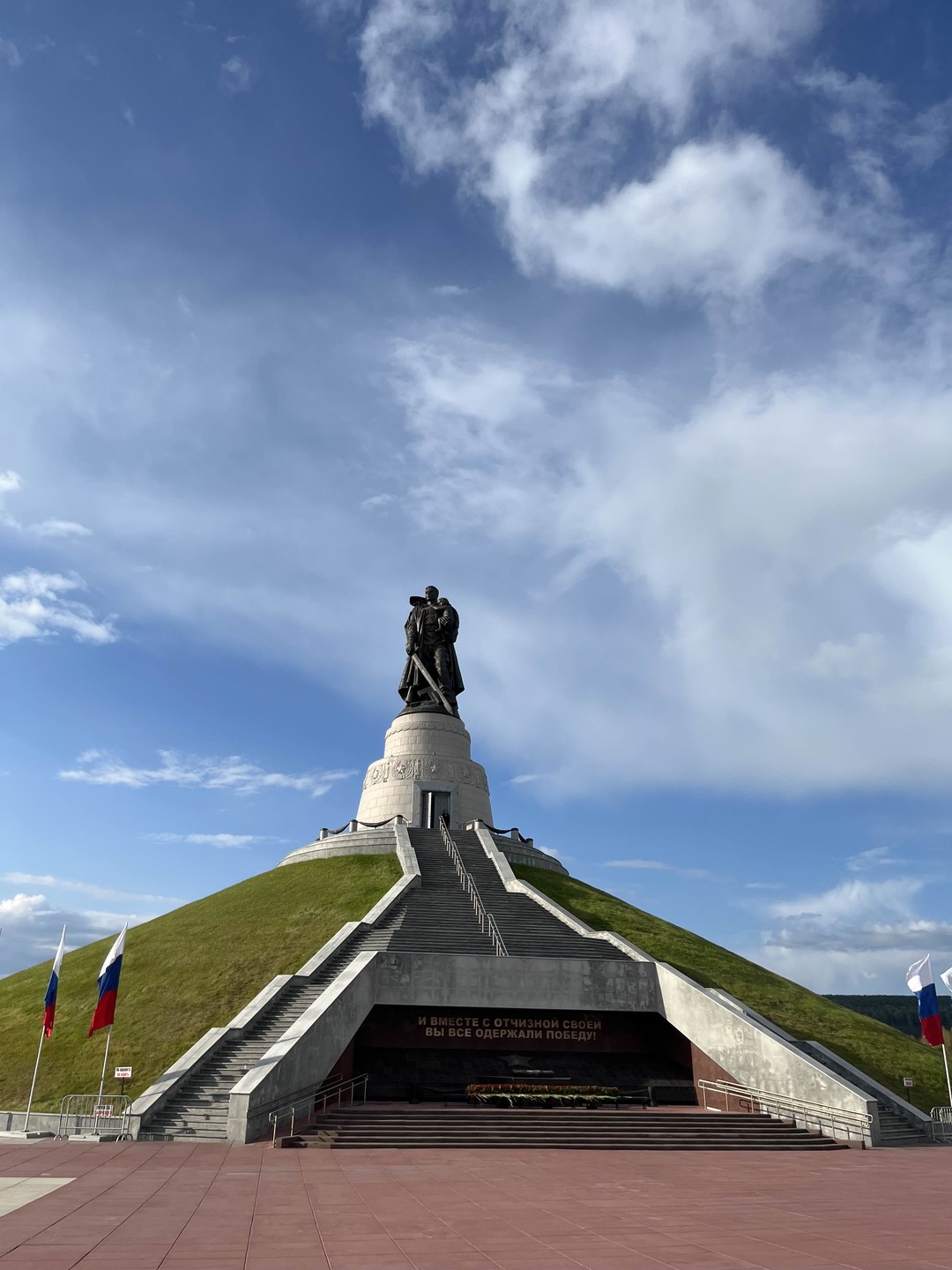 Рекомендую. Для первого знакомства с городом это отличный маршрут и тайминг. Очень красивый город, и теплое
