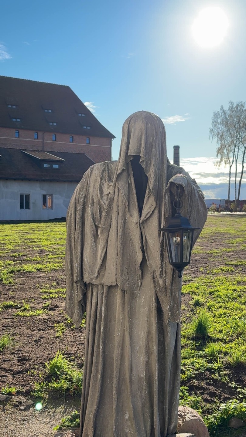 Сквозь пыль веков: из Калининграда - по малым городам области (Петрова)