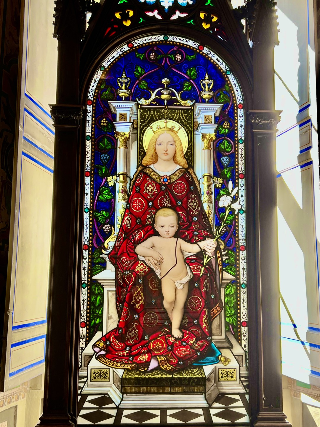 Выбрала Ирене так как хотелось провести время в Риме с итальянкой, и получить информацию от коренного