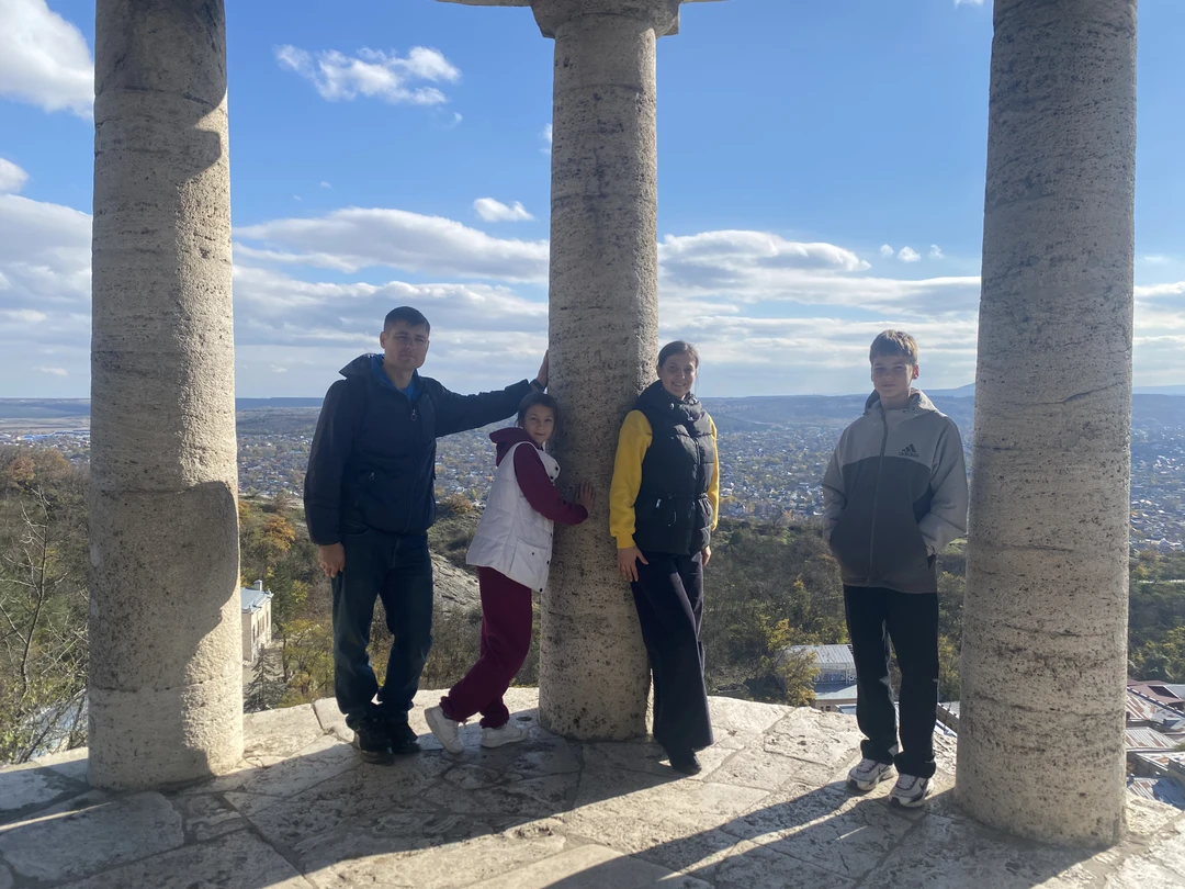 Спасибо большое экскурсоводу Наталье. Ставлю твердые 5 звезд. Очень приятная, доброжелательная! Провела интересную, увлекательную экскурсию по