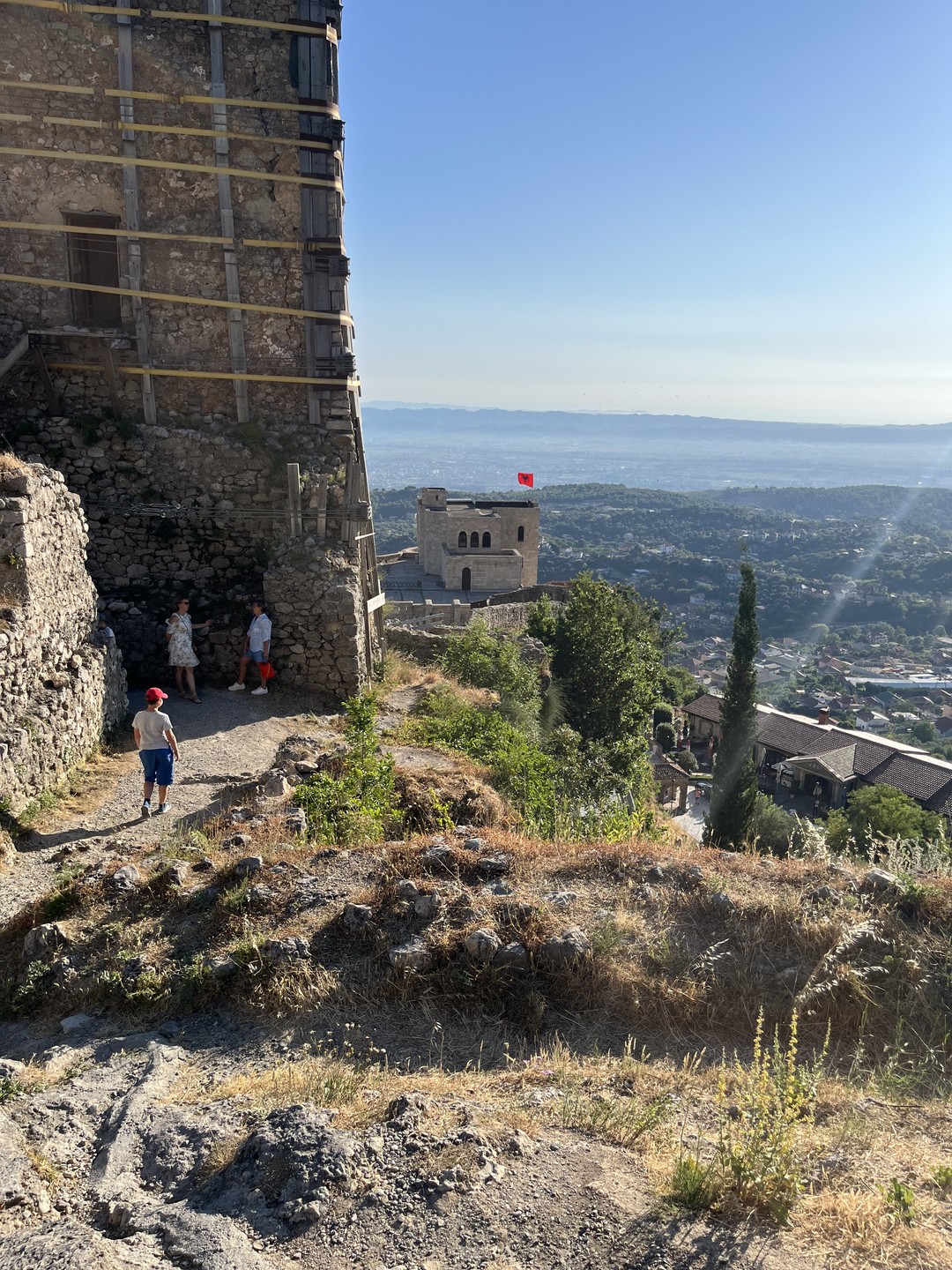 Великолепно провели день на экскурсии. Наталья - прекрасный экскурсовод, приятный собеседник. Узнали много нового не только