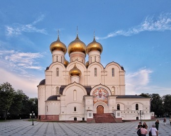 Толгский женский монастырь, прогулка на теплоходе в Ярославль и фестиваль «Пир на Волге!»