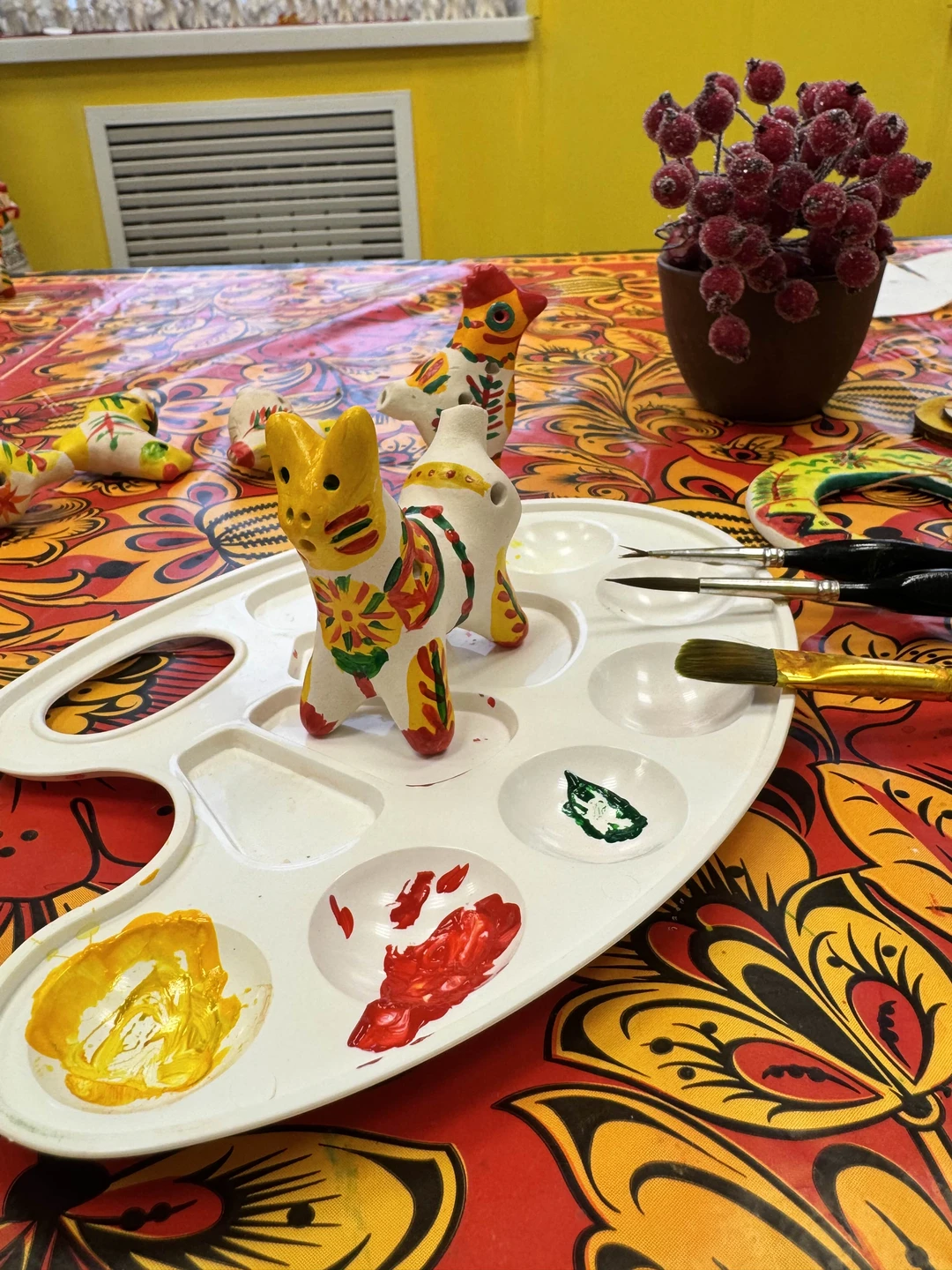 Все понравилось, Ярослава все объяснила и подсказала, уехали домой со своими собственными Филимоновскими игрушками)