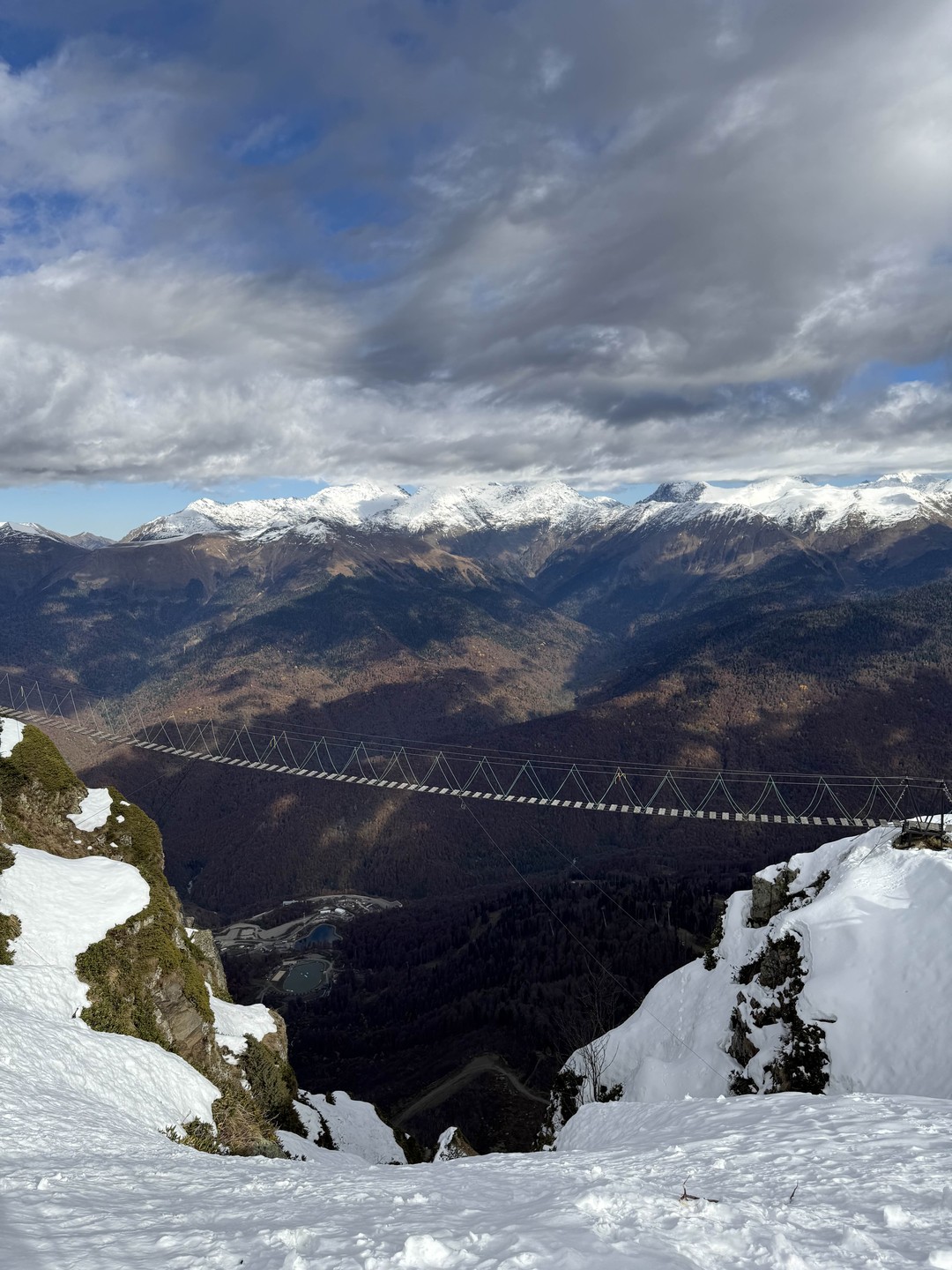 Отличная экскурсия,Наталья учла пожелания всей семьи,увлекательно и подробно рассказала о достопримечательностях Красной Поляны, чётко объяснила, чем