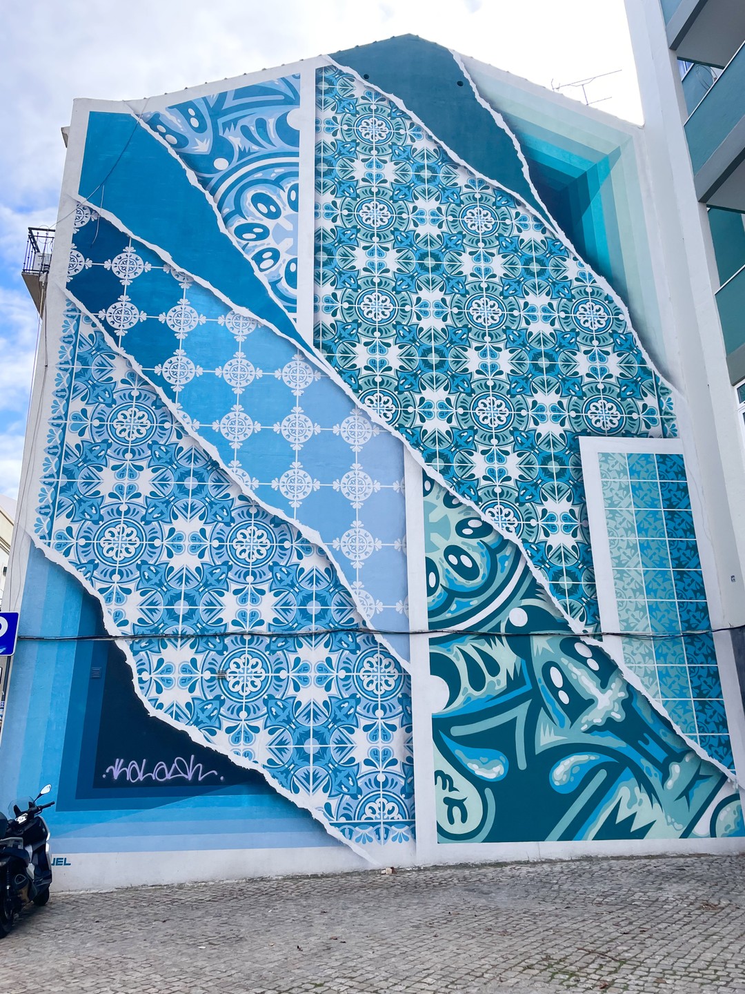 Одна из лучших экскурсий в Лиссабоне. Не банальный, креативный маршрут. Светлана рассказывает не только про уличное