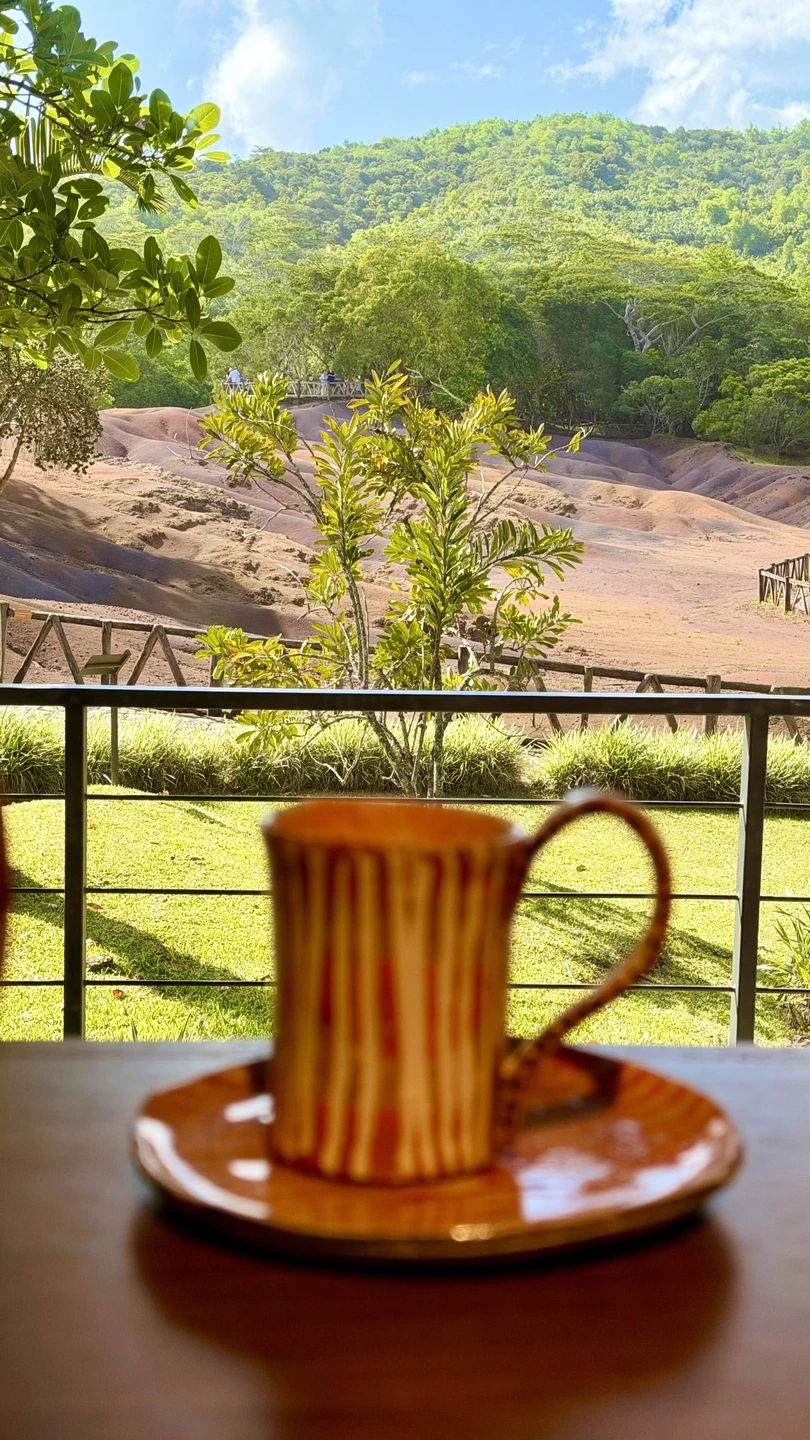 Это было великолепное путешествие. Елена очень интересно рассказывает. С огромной любовью и уважением к острову и