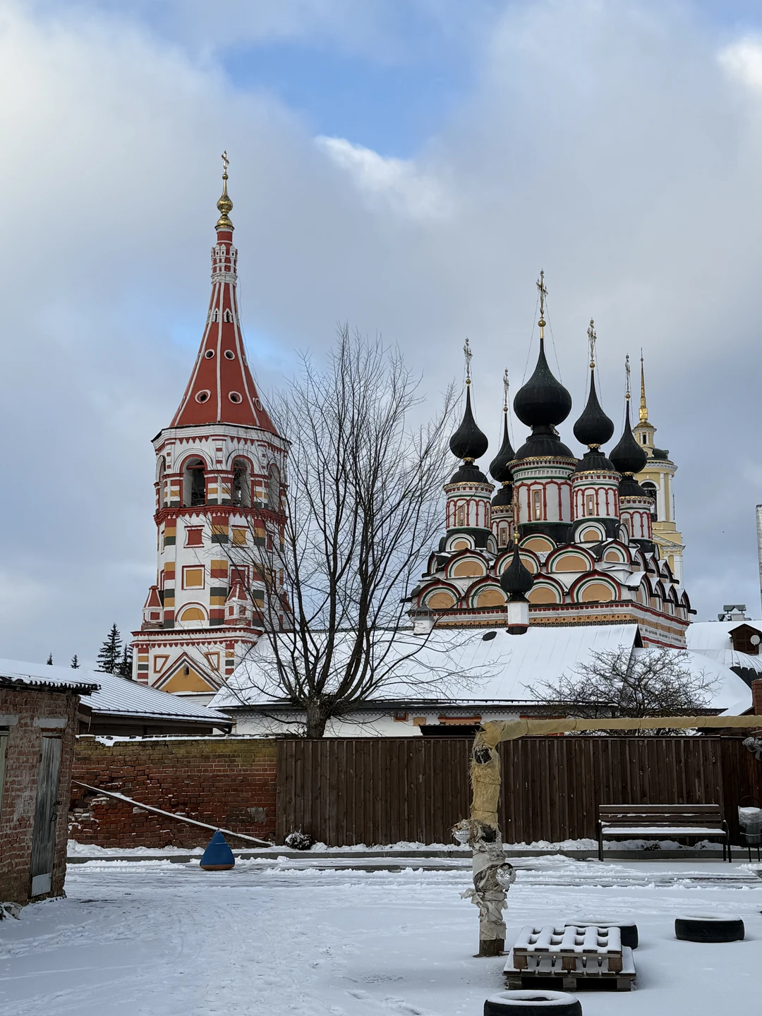 Прогулялись с Дарьей по заснеженному Суздалю. Спасибо, все очень понравилось! Беседа вышла наполненной и интересной, очень рекомендую гида)
