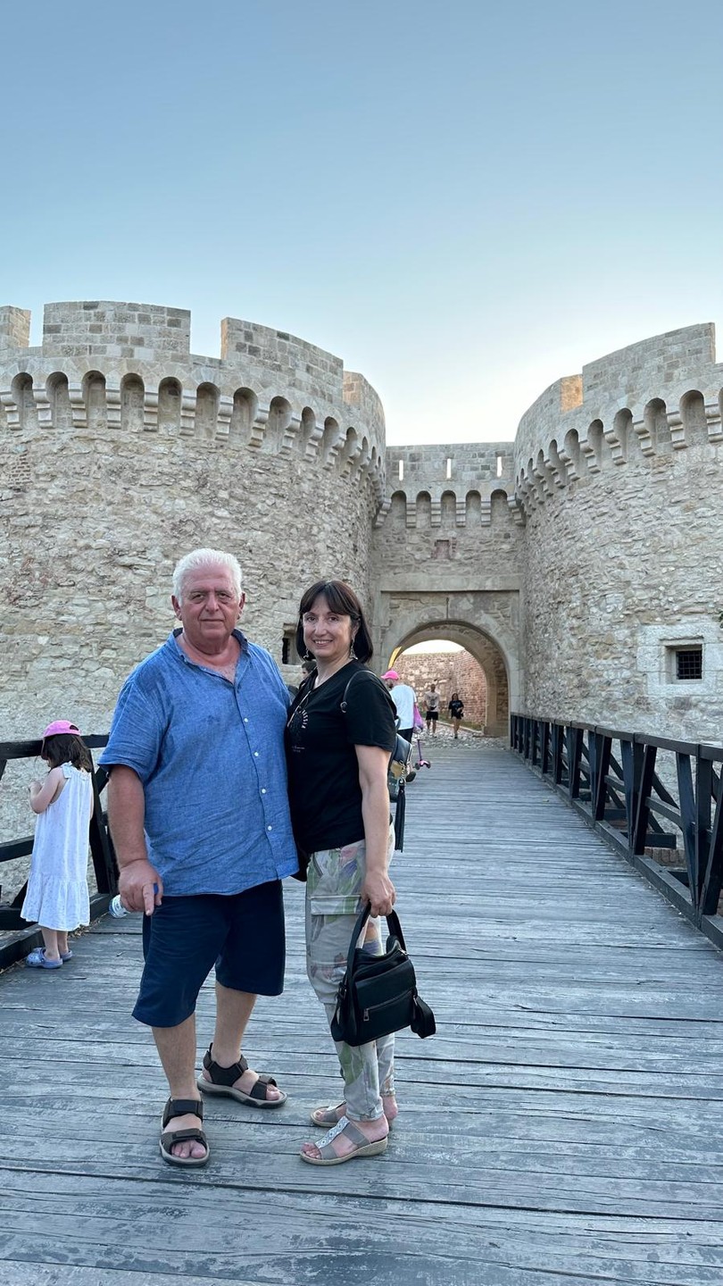 Прекрасный, очень интересный рассказчик. Доброжелательный, немного ироничный. Экскурсия не перегружена, но при этом, крайне содержательна. Однозначно