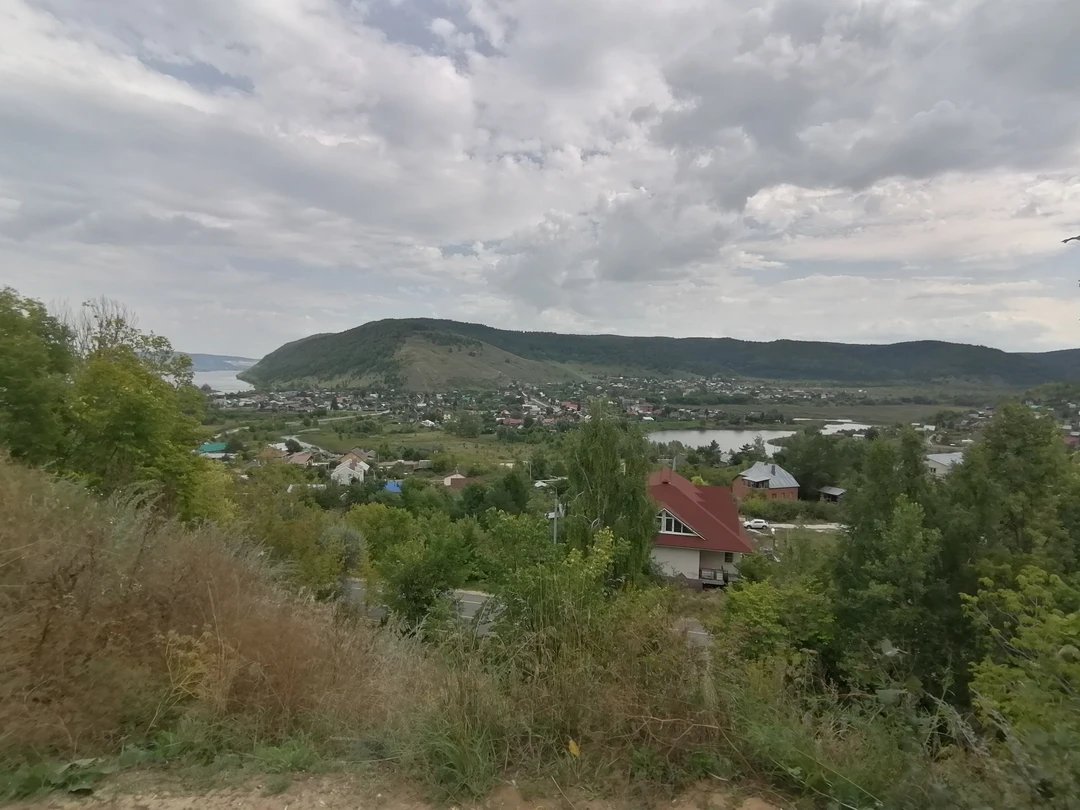 Три вершины Жигулёвских гор: Молодецкий Курган, Отважная и Шишка (Александра)