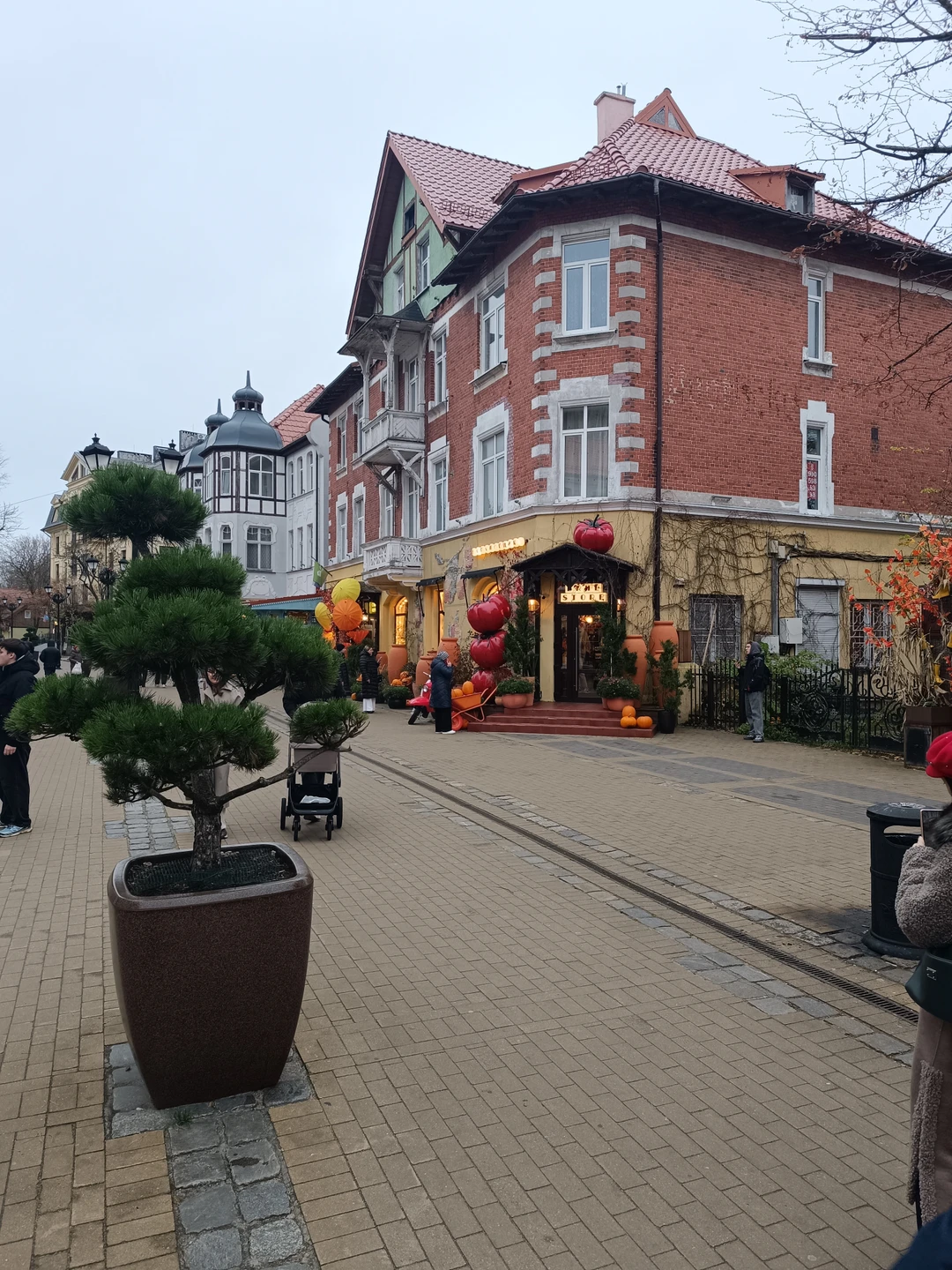 Замечательная экскурсия, прекрасный гид Ирина и аккуратный водитель Даниил. Было очень интересно, комфортно, весело! Спасибо большое!